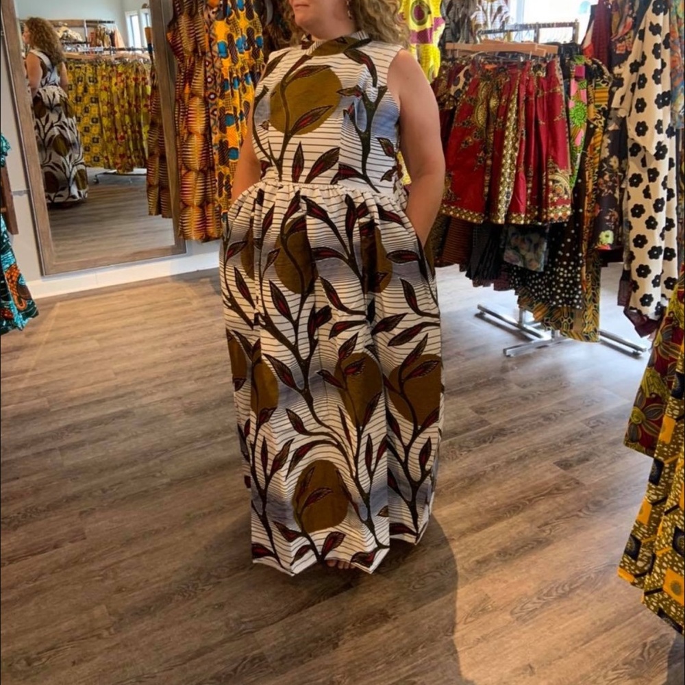 Sleeveless Maxi Dress with Leaf Print